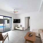 Villa Marisa, Modern 3 Bed With Ac & Wifi Puerto del Carmen (Lanzarote)