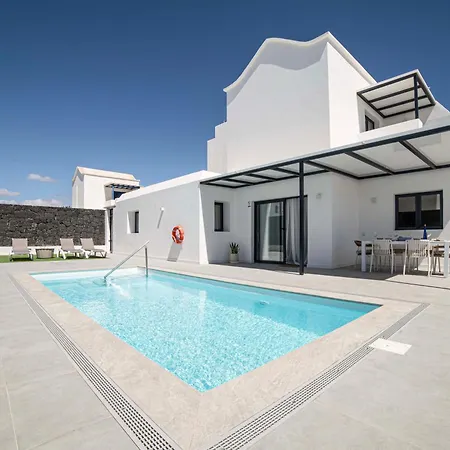 Marisa, Modern 3 Bed With Ac & Wifi Villa *