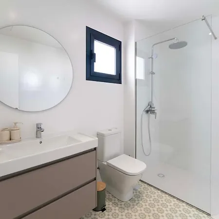Marisa, Modern 3 Bed With Ac & Wifi Villa Puerto del Carmen (Lanzarote)