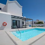 Marisa, Modern 3 Bed With Ac & Wifi Villa