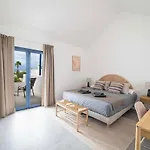 Marisa, Modern 3 Bed With Ac & Wifi Вилла