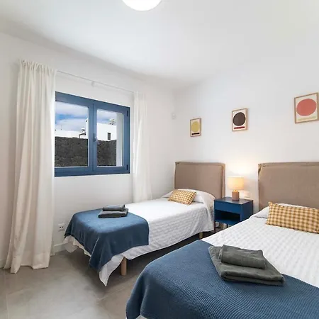 Marisa, Modern 3 Bed With Ac & Wifi *