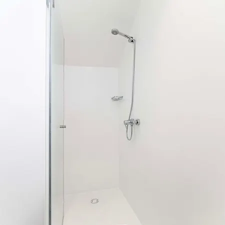 Villa Marisa, Modern 3 Bed With Ac & Wifi