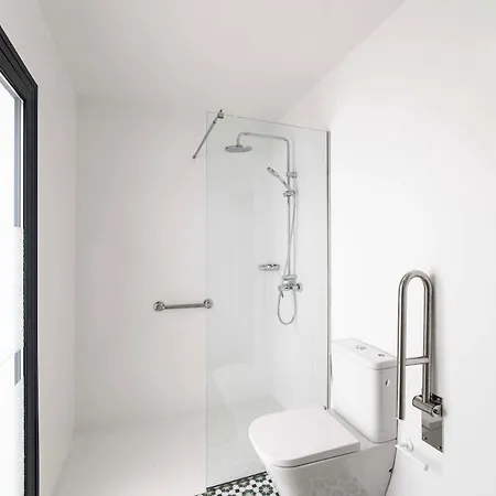 Marisa, Modern 3 Bed With Ac & Wifi Villa *