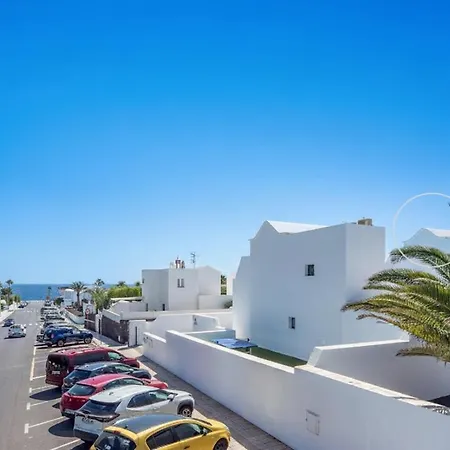 Marisa, Modern 3 Bed With Ac & Wifi Puerto del Carmen (Lanzarote)