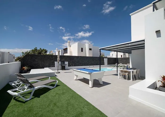 Marisa, Modern 3 Bed With Ac & Wifi Villa