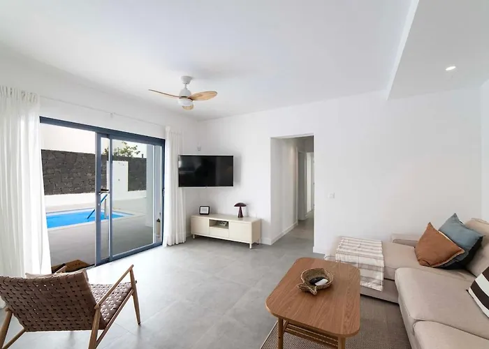 Villa Marisa, Modern 3 Bed With Ac&wifi Puerto del Carmen (Lanzarote)