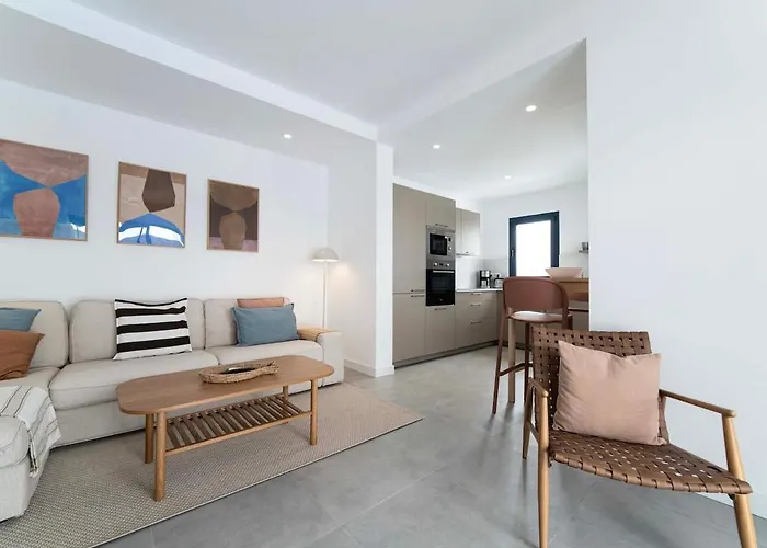 Marisa, Modern 3 Bed With Ac&wifi *