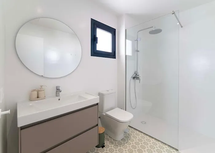 Marisa, Modern 3 Bed With Ac & Wifi Willa Puerto del Carmen (Lanzarote)